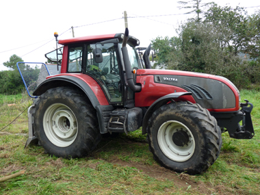 Débardage forestier mécanisé avec un tracteur Photographies prises par